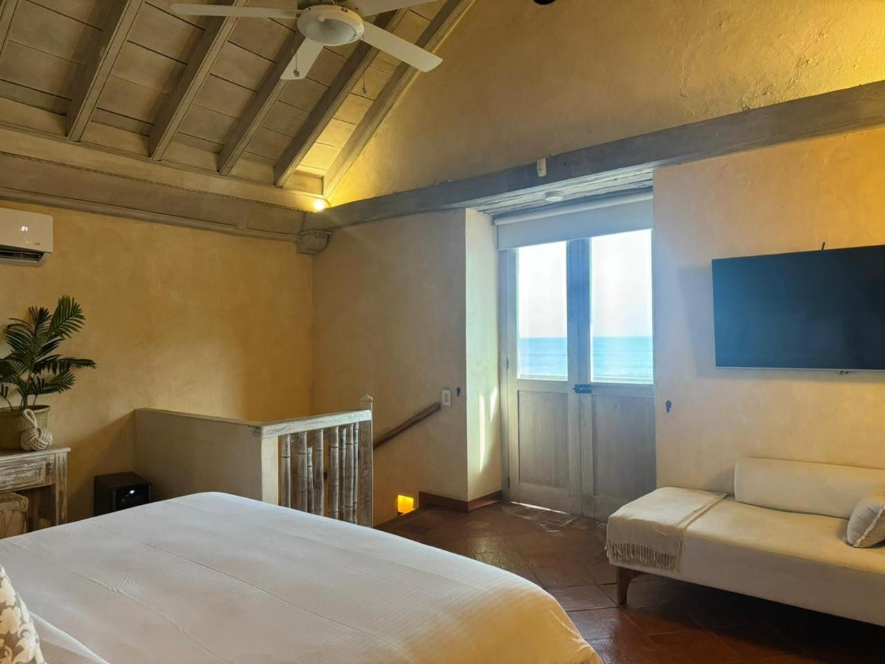 Moet Boutique Adutls Only 4*