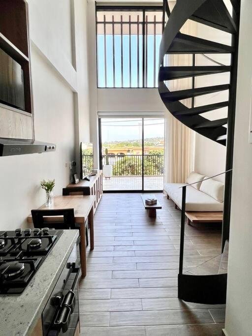 Apartment Rooftop & Pool! Beautiful Loft In Center *