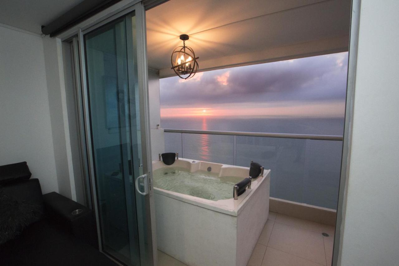 Empire Presidential Private Jacuzzi Apartment