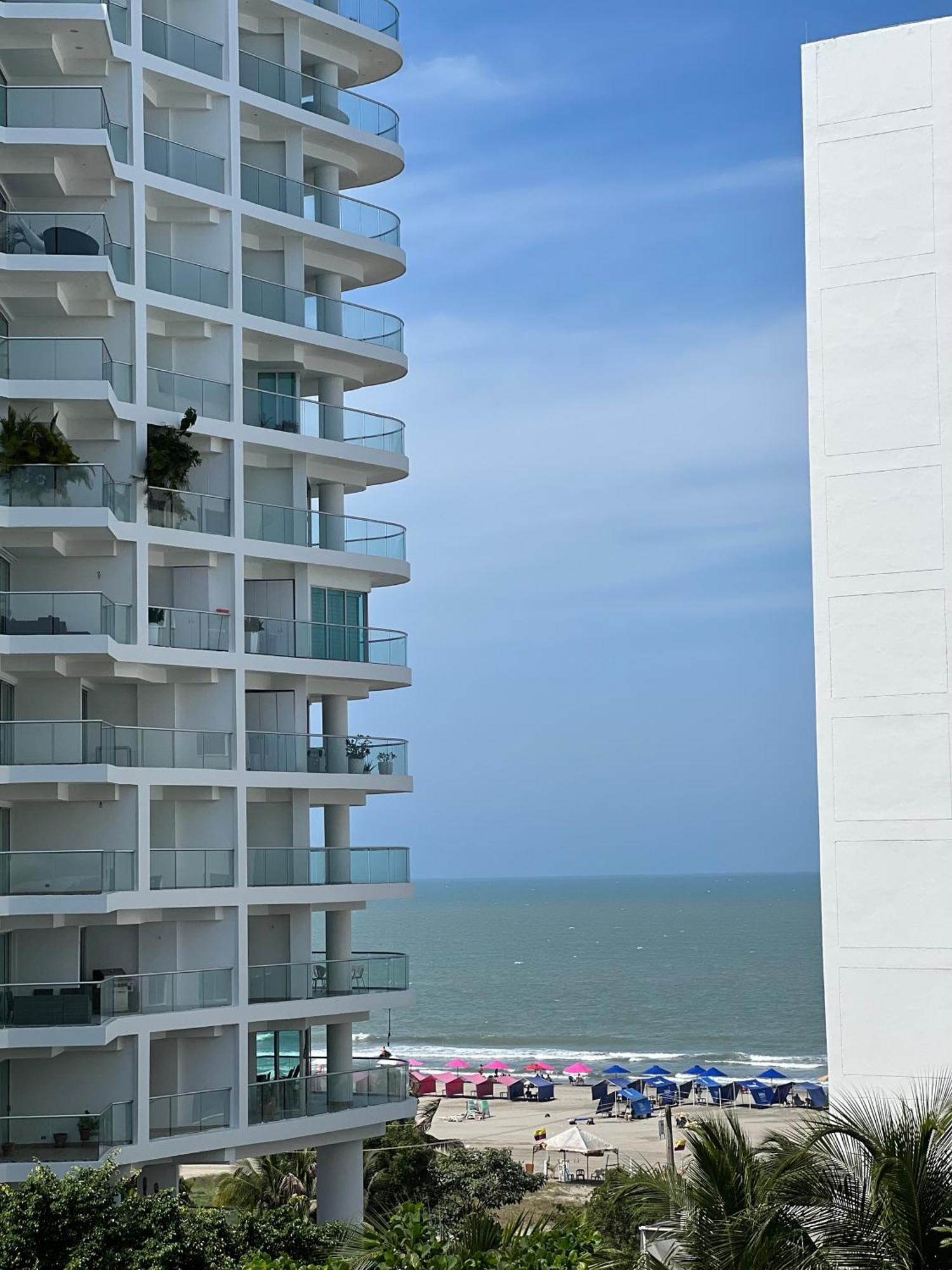 With Direct Access To The Sea In Ctg Apartment
