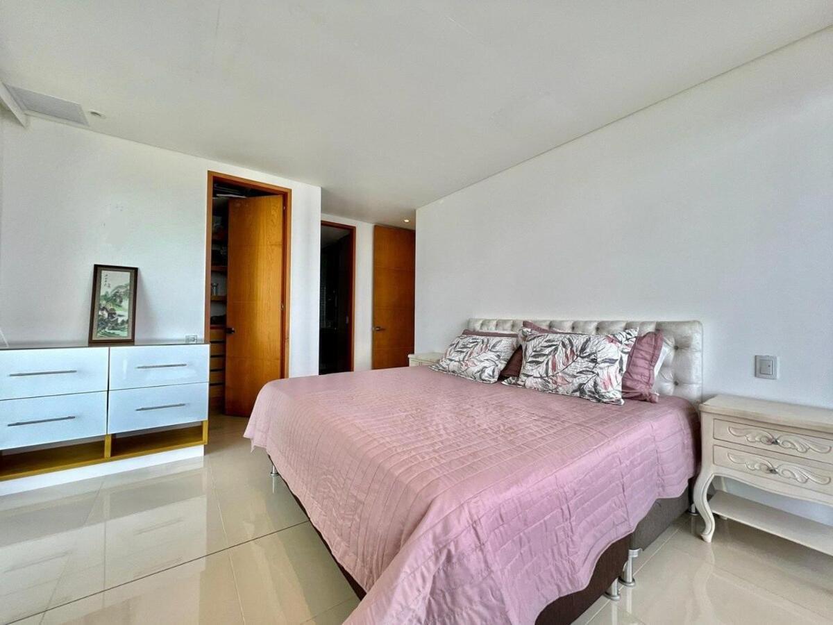 Apartment H2 *