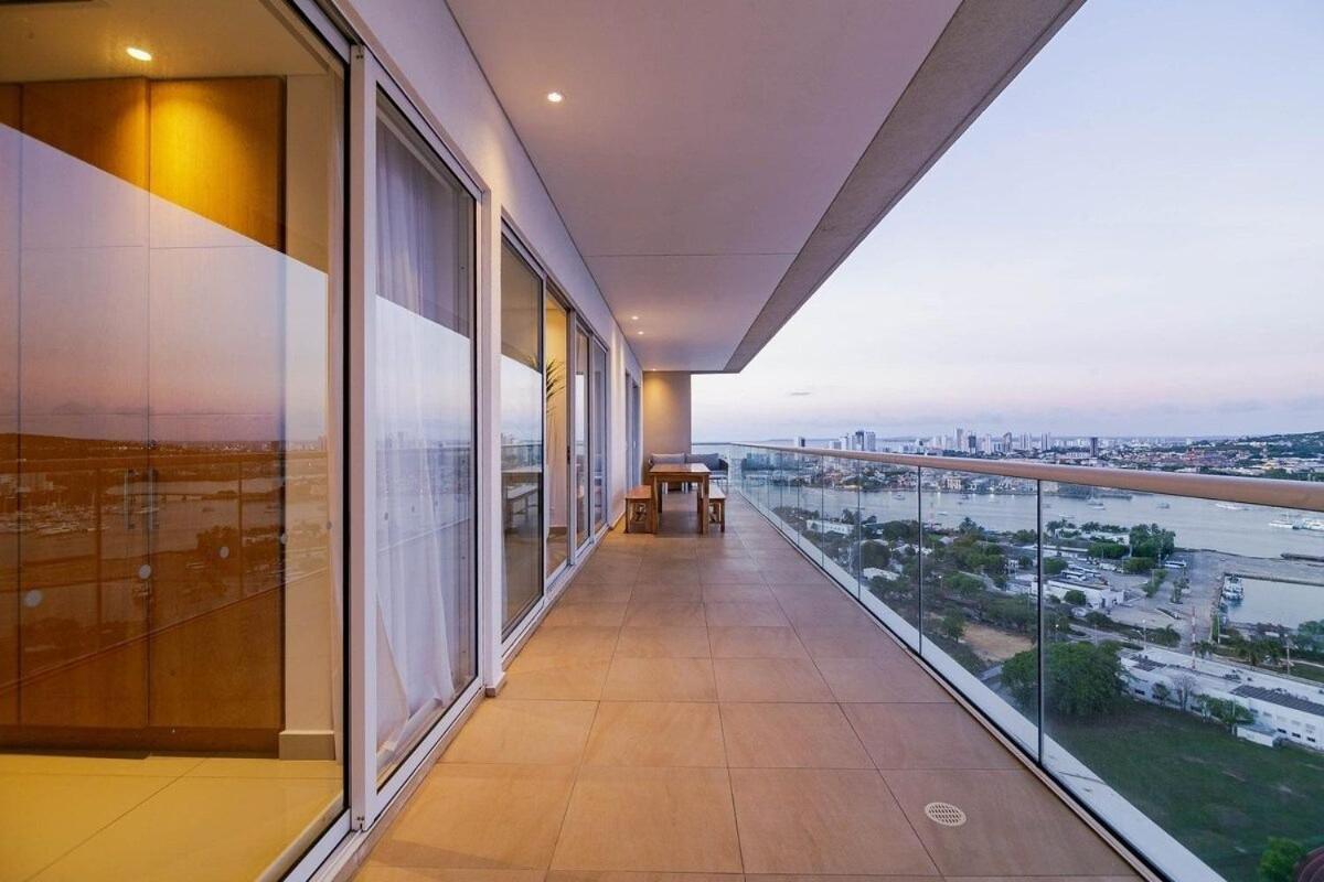 Apartment H2 *