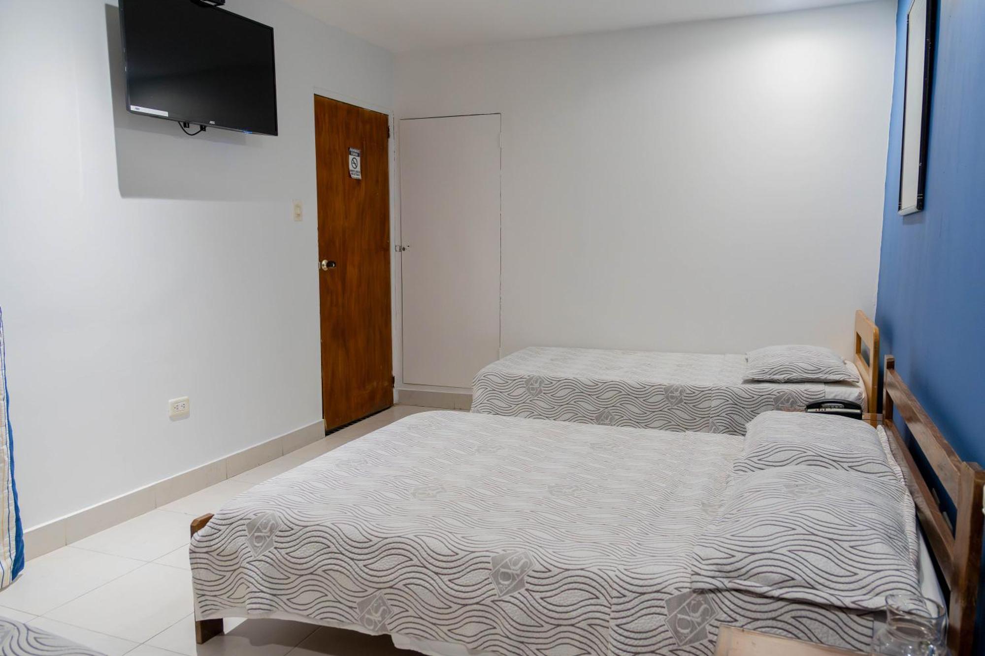 Hotel Veleros 3*