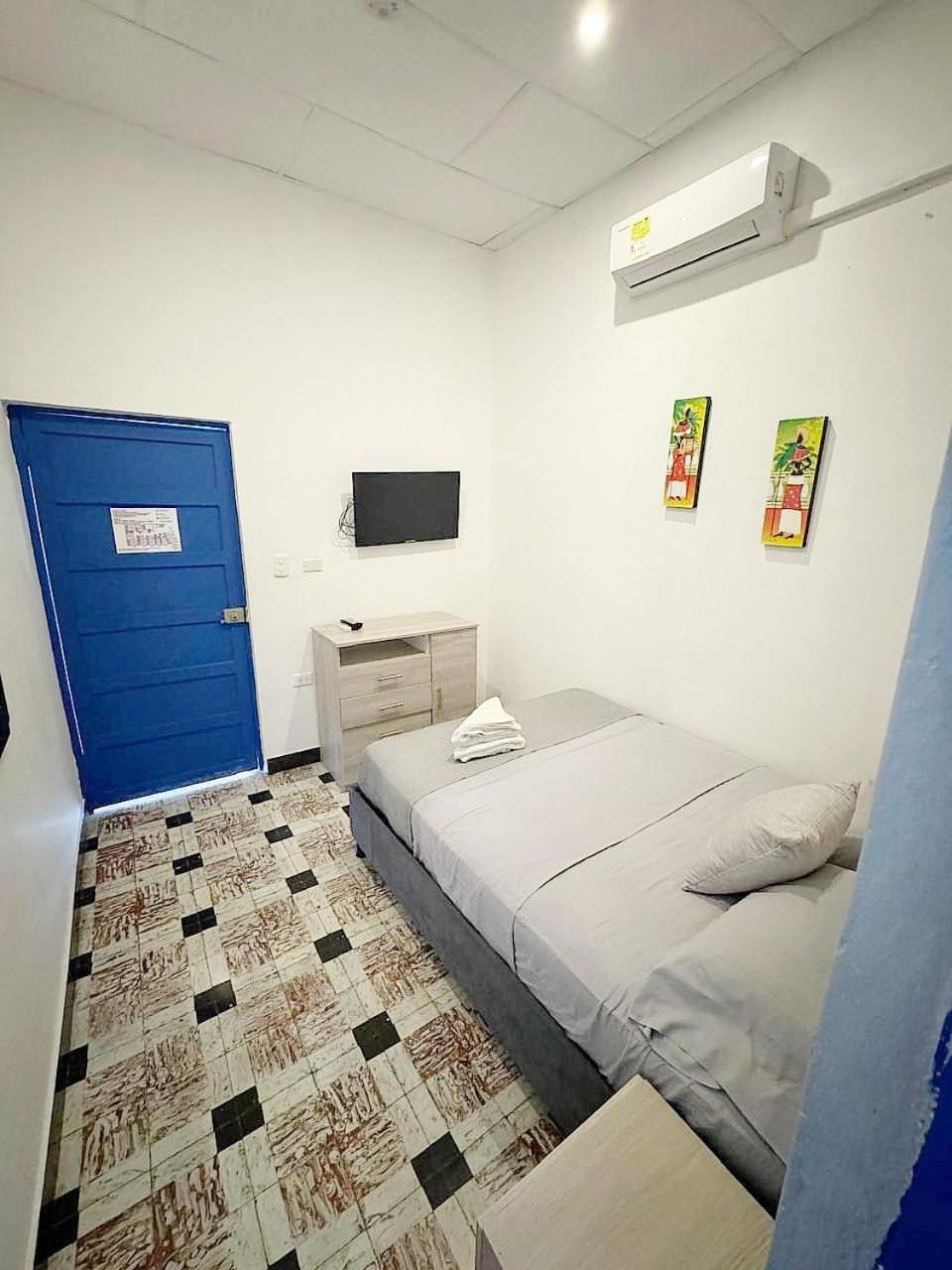 1811 Hostel *
