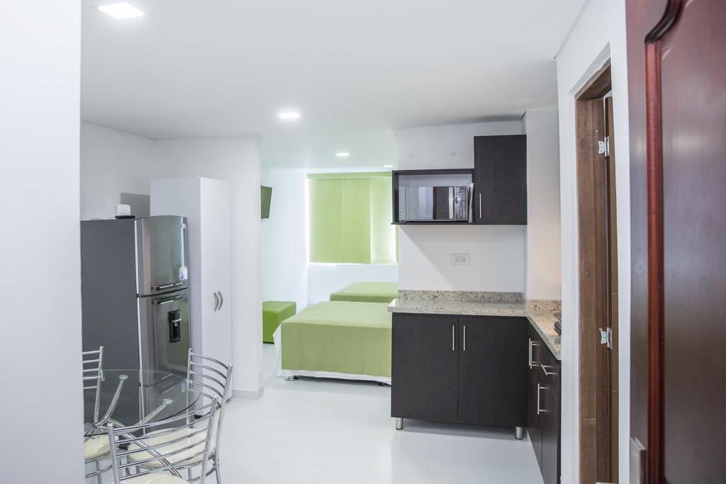 1904 El Laguito Apartment