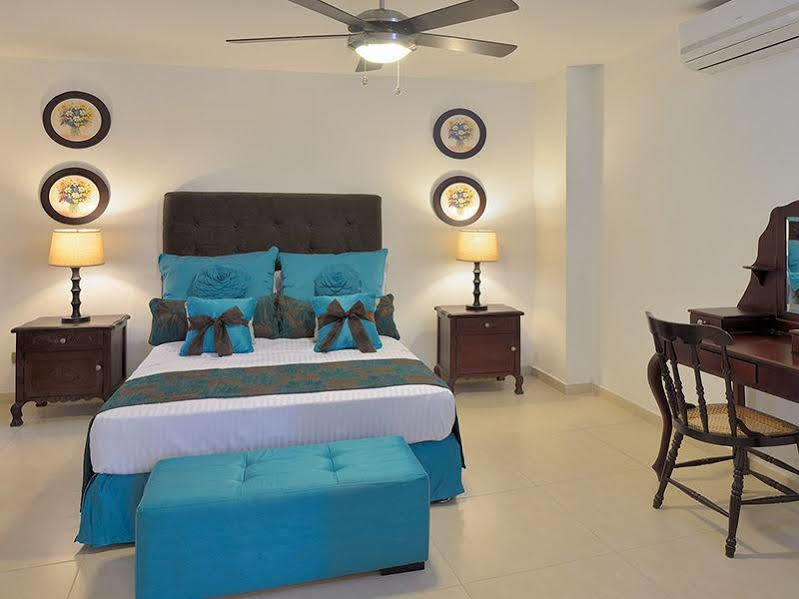 Dorado Plaza Calle Del Arsenal 3*