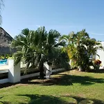 CAMATAJUA BARÚ HOUSE, casa con playa en Isla Barú