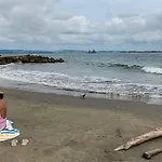 Apartamento Con Vista Al Mar, A Una Cuadra De La Playa. Piso 16