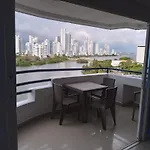 Duplex 803 Edificio Marina Del Rey, Laguito