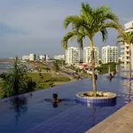 Nuevo! Hermoso Apto Frente A La Playa!