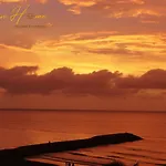 Elegant Apartment Ocean - Beach Front 2Br 6 Floor