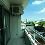 Acogedor Piso 5