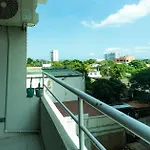 Acogedor Piso 5