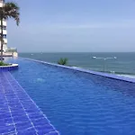 Nuevo! Hermoso Apto Frente A La Playa!