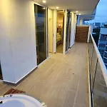 Dominique Luxury 1410 Jacuzzi Privado