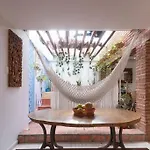 Charming Old City Loft With Jacuzzi!