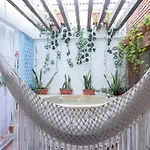 Charming Old City Loft With Jacuzzi!