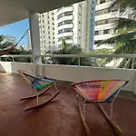 Amplios Apartamentos Con Salida Directa Al Mar En Laguito