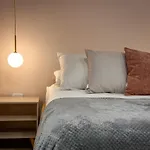 Panoramic Oceanview Loft Near Beach & Airport