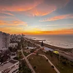Panoramic Oceanview Loft Near Beach & Airport