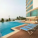 Modern Beachfront Apartment At Radisson Cartagena