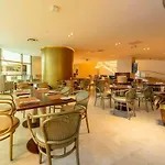Modern Beachfront Apartment At Radisson Cartagena