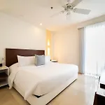 Nacar Hotel Cartagena, Curio Collection By Hilton