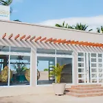Playa Palmeras Beach Resort