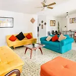 Casa Caribe, Excellent Location In Bocagrande