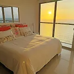 Beautiful . Incredible Ocean Views, Morros City
