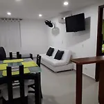 Apartamentos Con Vista Al Mar En El Laguito