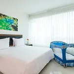 Travelers Orange Cartagena