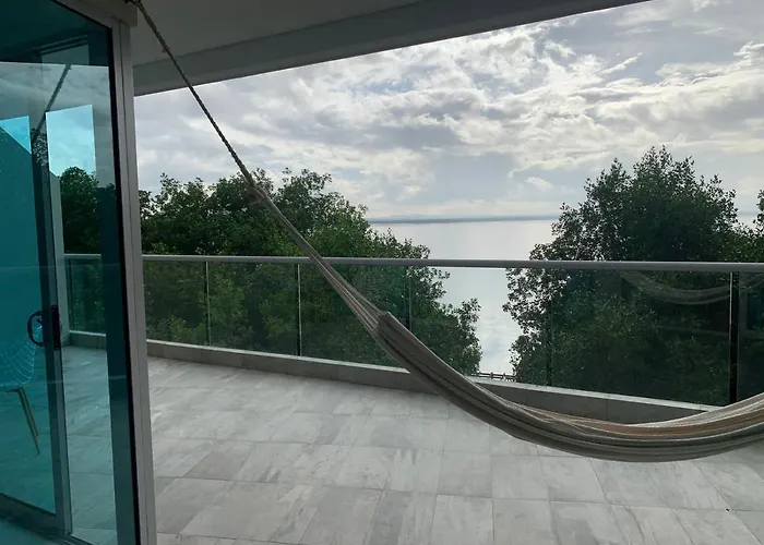 Precioso Apartamento Con Una Vista De Ensueno.