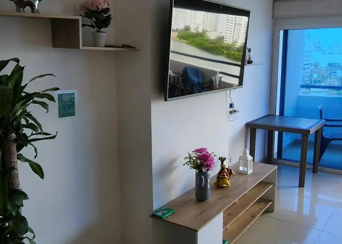 Duplex 803 Edificio Marina Del Rey, Laguito