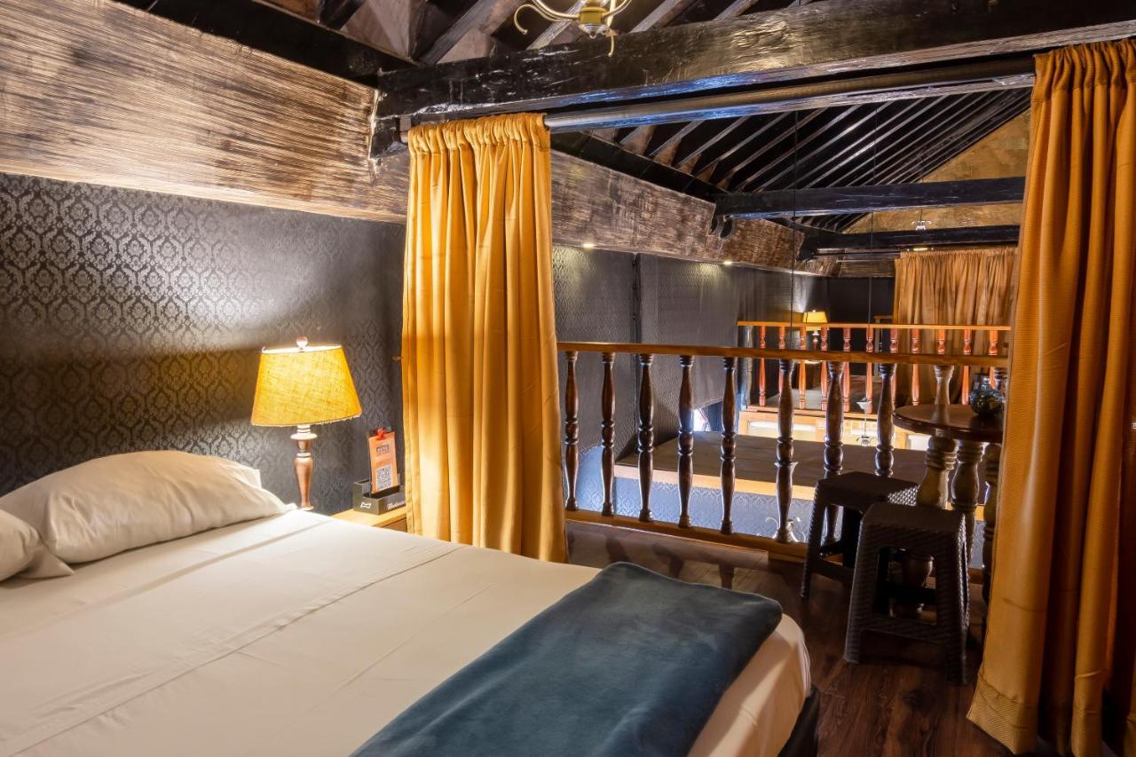 Hostel The Clock &