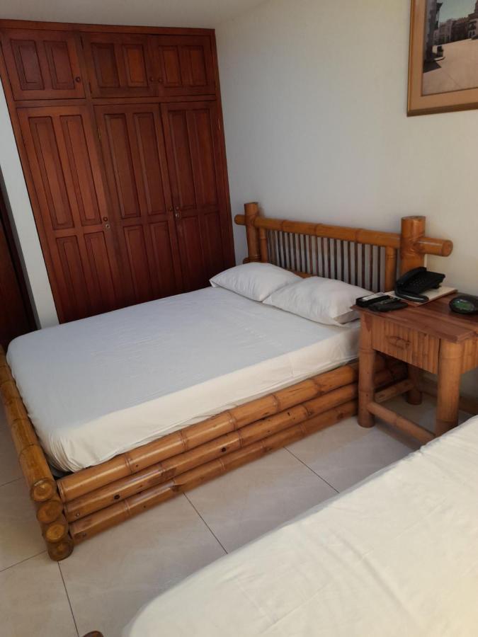 Airport Bed & Breakfast 3*