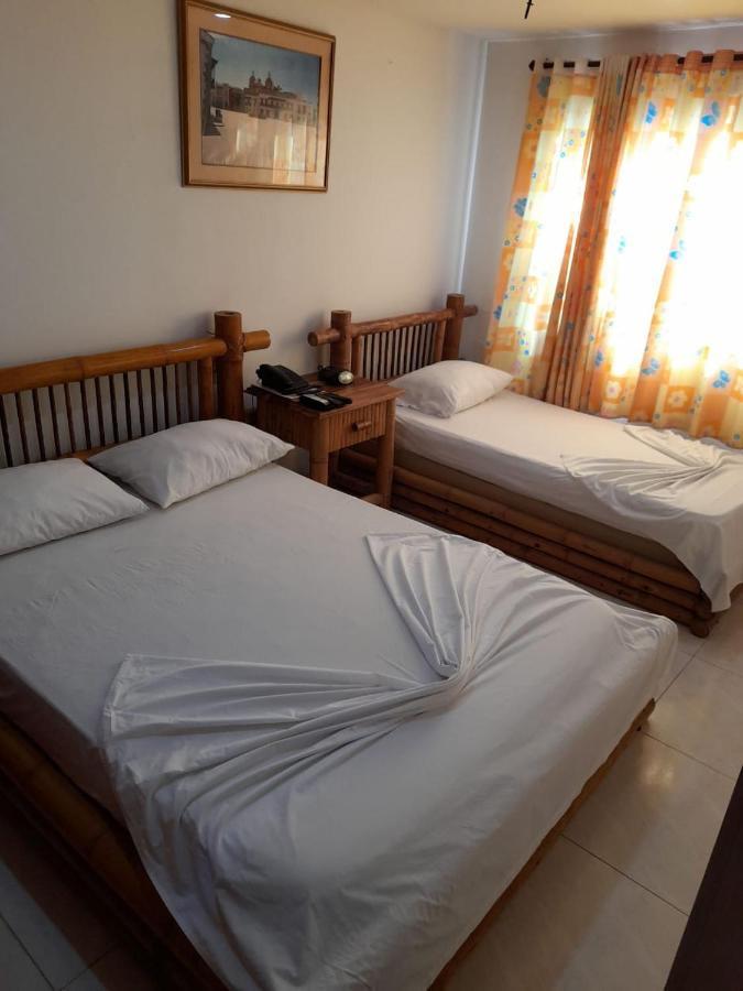 Bed & Breakfast Airport 3*