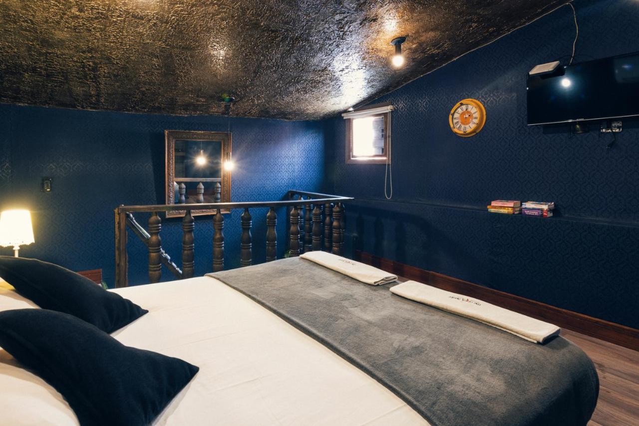 The Clock & Hostel Cartagena