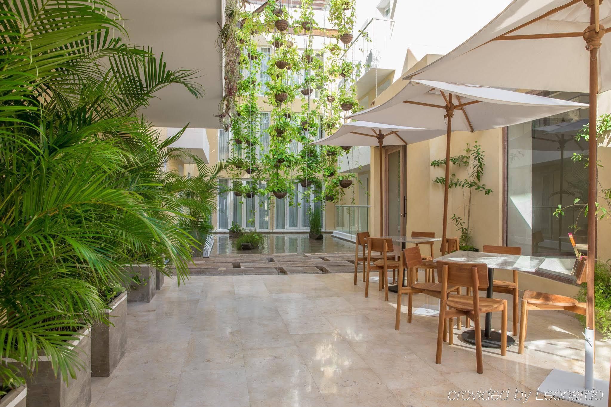 Nacar Cartagena, Curio Collection By Hilton