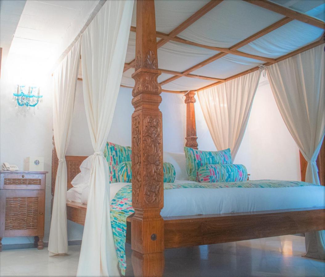 Aguamarina Boutique (adults Only)