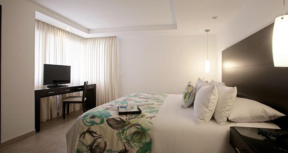 Hotel Capilla Del Mar 5*