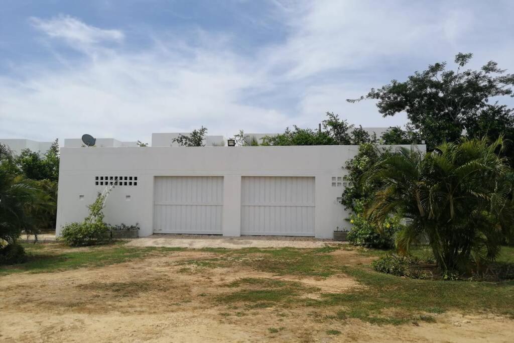Villa CAMATAJUA BARÚ HOUSE, casa con playa en Isla Barú
