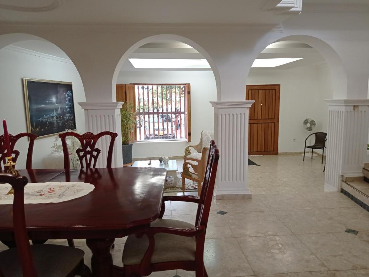 La 10b Hostel *