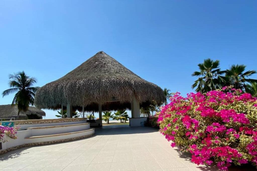 CAMATAJUA BARÚ HOUSE, casa con playa en Isla Barú * Cartagena