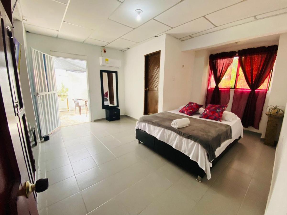 Urbanizacion Buenavista - Av Crisanto Luque Guest house *