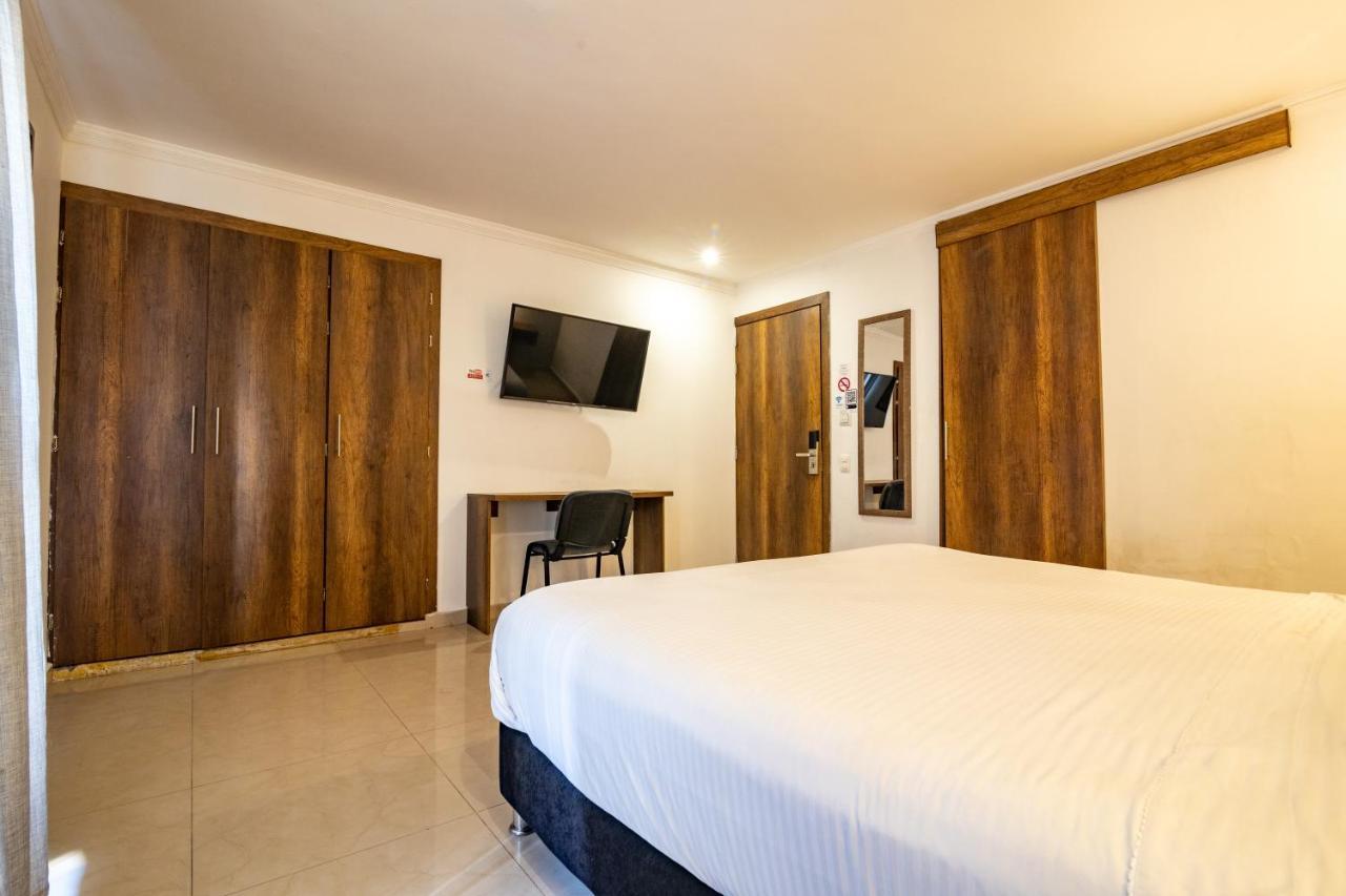 Amoek Hotel