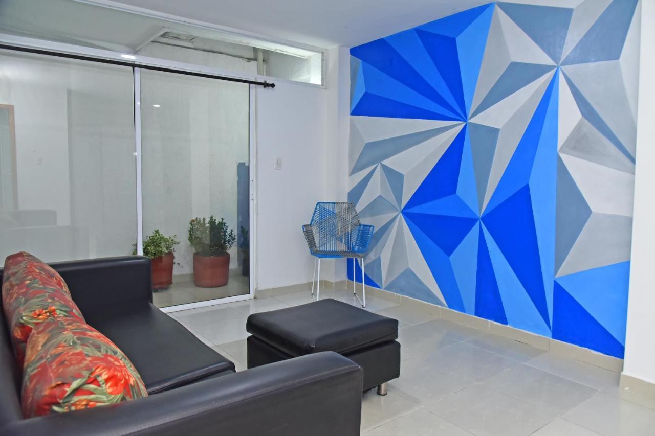 Beautiful 2 Bedroom Apartment *