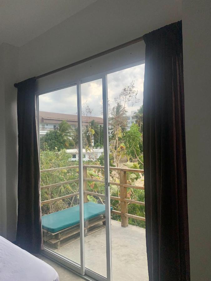 Hostel Zion House *