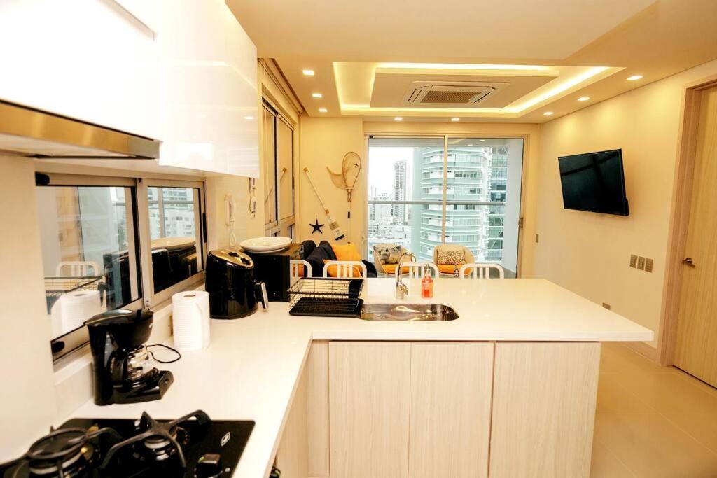 Beautiful Beachfront Apt In Bocagrande Apartment Cartagena
