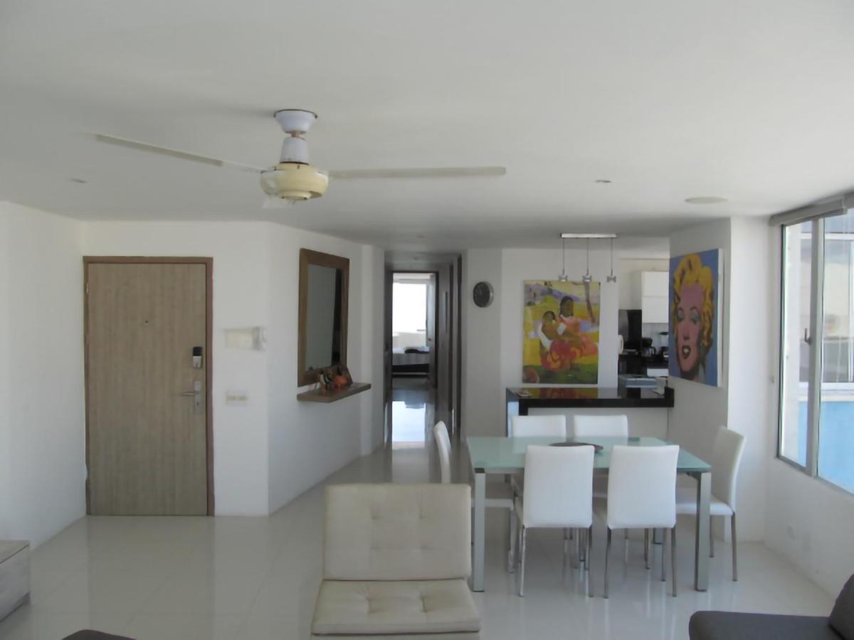Oceanfront Penthouse Apartamento